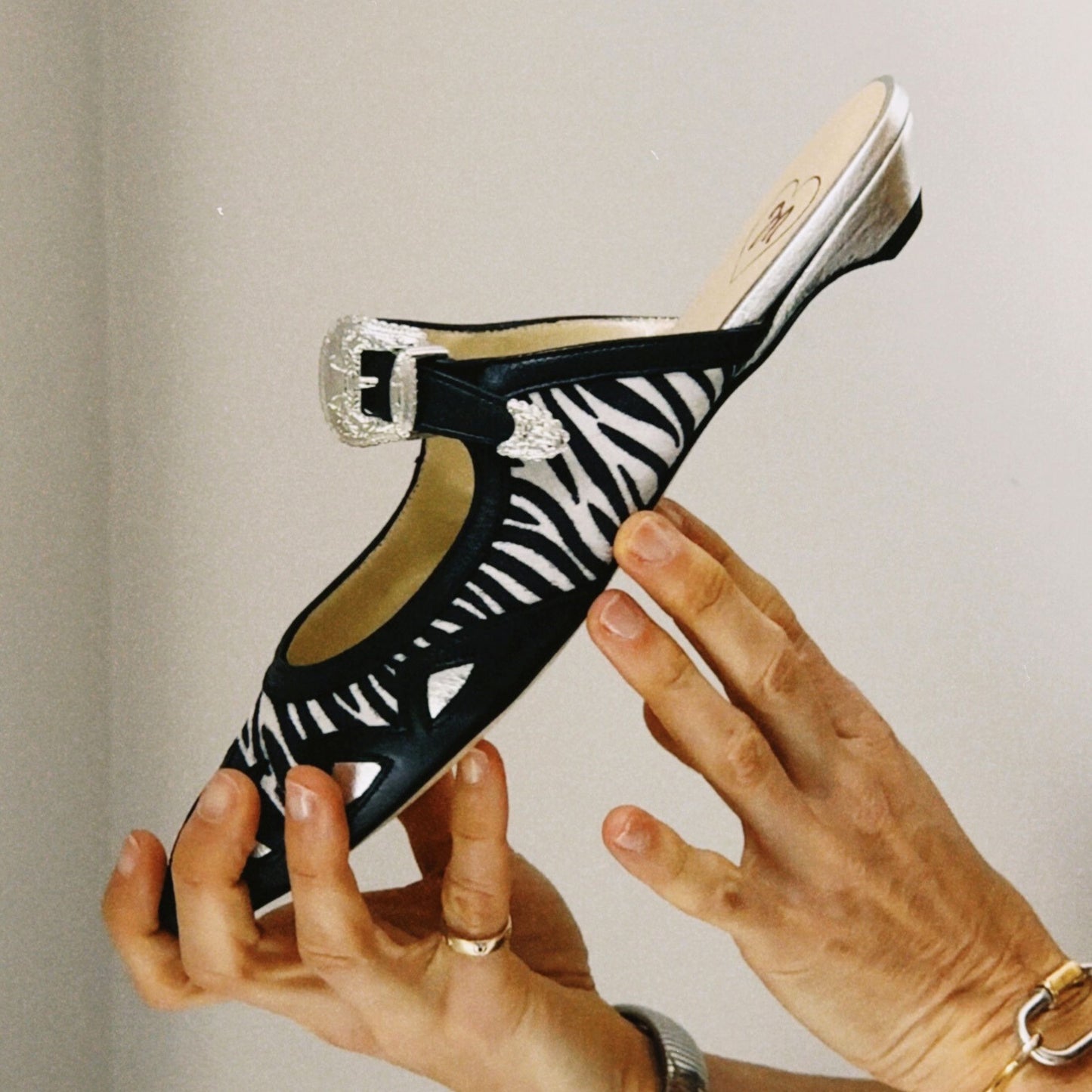 SLINGBACK ZEBRATE