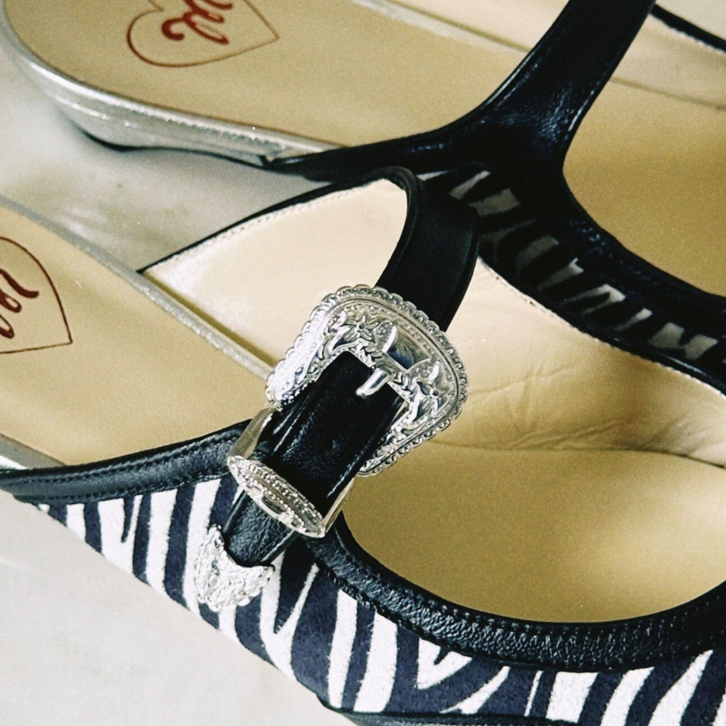 SLINGBACK ZEBRATE